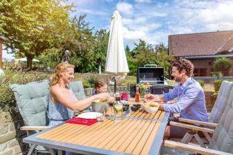 Gesundheit Mellerud-Pflegesortiment für schöne Gartenmöbel aus Holz - News, Bild 1